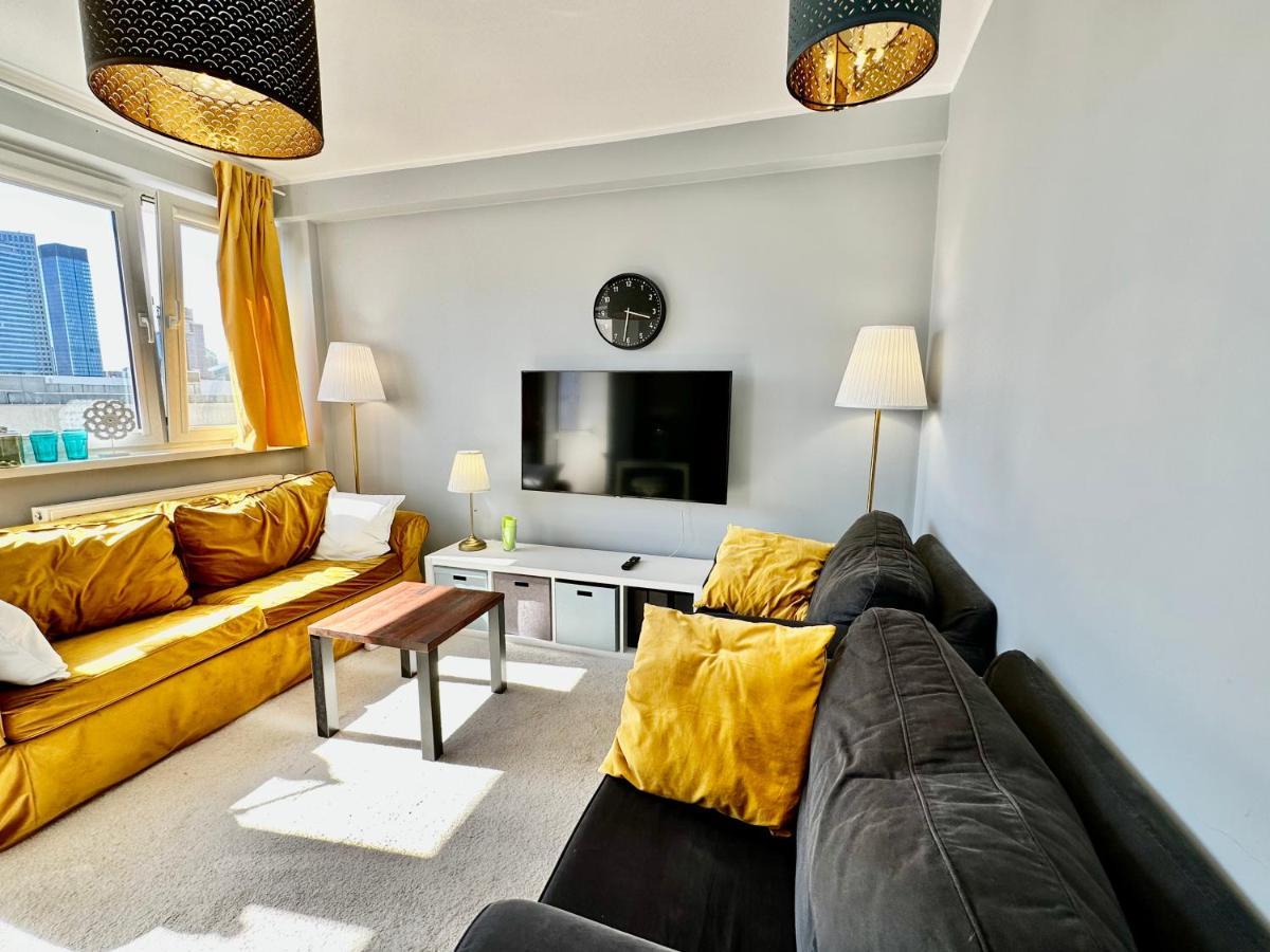 Gold 2 King Size Bed, Metro X2 Free Wifi, 50'Tv Netflix, Hbo, Appletv+ Apartment Warsaw Exterior photo